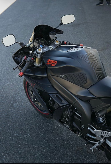 Yamaha YZF-R1 mellom tung regget 18 of 18