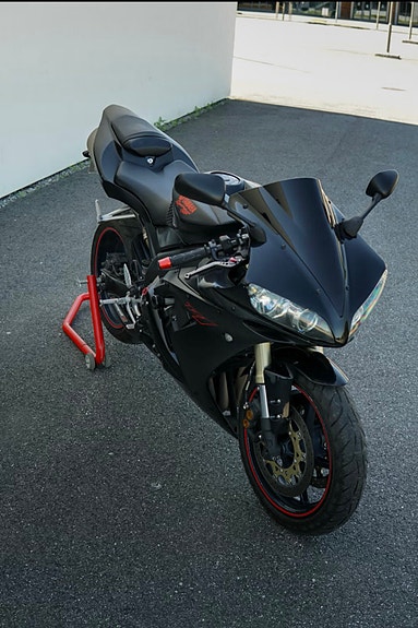 Yamaha YZF-R1 mellom tung regget 16 of 18