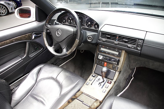 Mercedes-Benz SL500 11 of 21