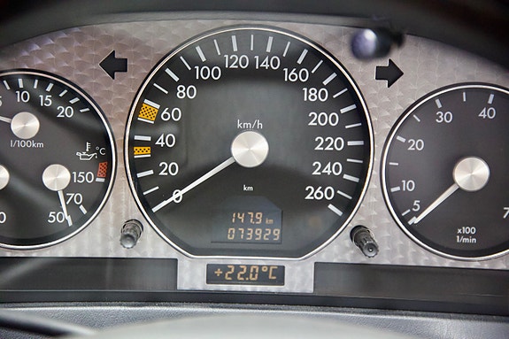 Mercedes-Benz SL500 12 of 21