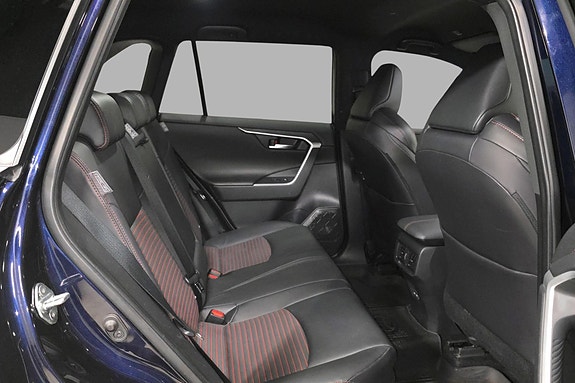 Toyota RAV4 Plug-in Hybrid 17 of 25