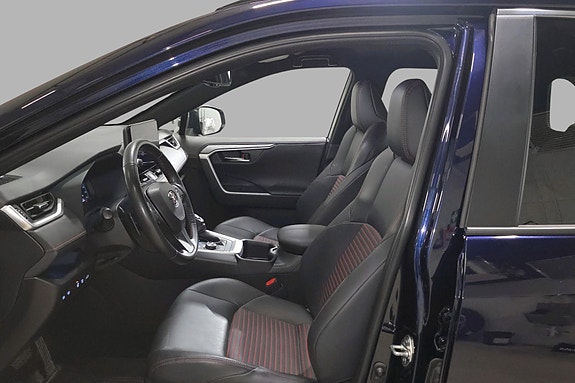 Toyota RAV4 Plug-in Hybrid 10 of 25
