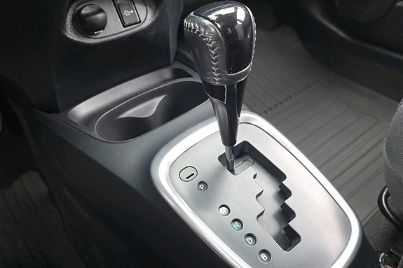 Toyota Yaris 15 of 24