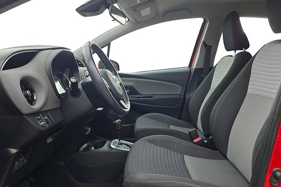 Toyota Yaris 8 of 24