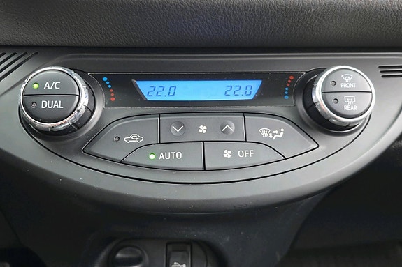 Toyota Yaris 14 of 24