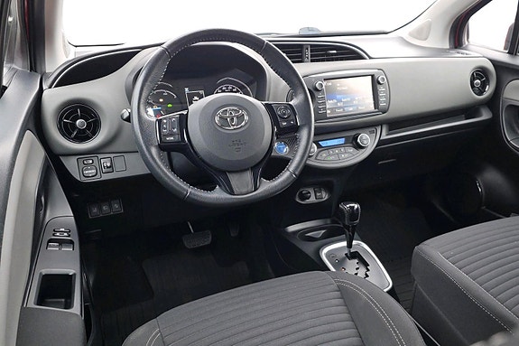 Toyota Yaris 6 of 24