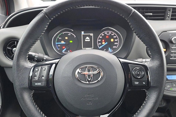 Toyota Yaris 9 of 24