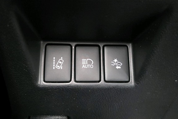 Toyota Yaris 16 of 24