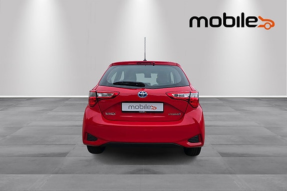 Toyota Yaris 4 of 24