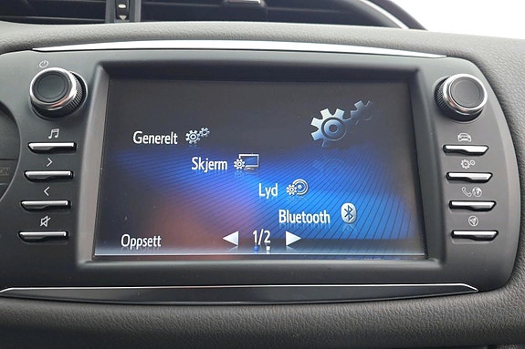 Toyota Yaris 12 of 24