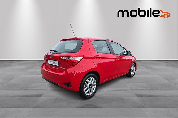 Toyota Yaris 3 of 24