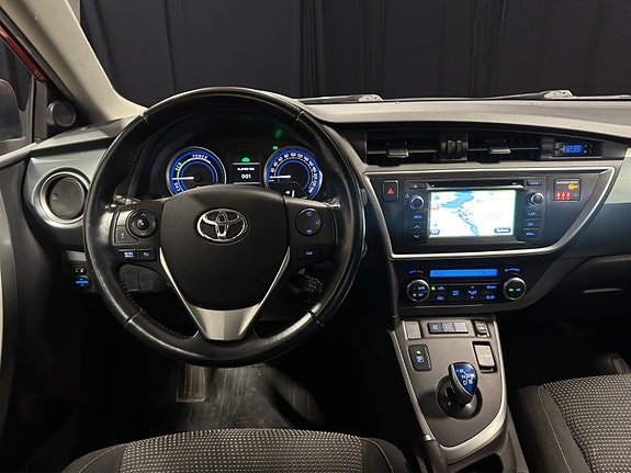 Toyota Auris 13 of 26