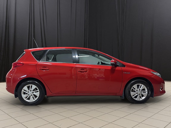 Toyota Auris 6 of 26
