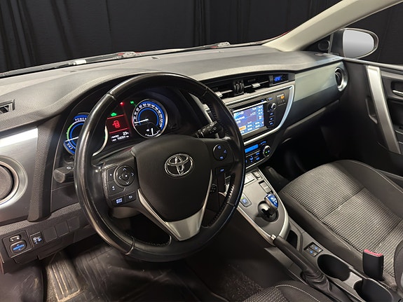 Toyota Auris 14 of 26