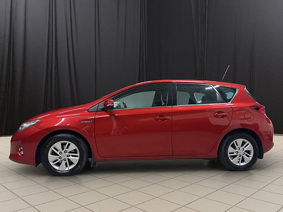Toyota Auris 2 of 26