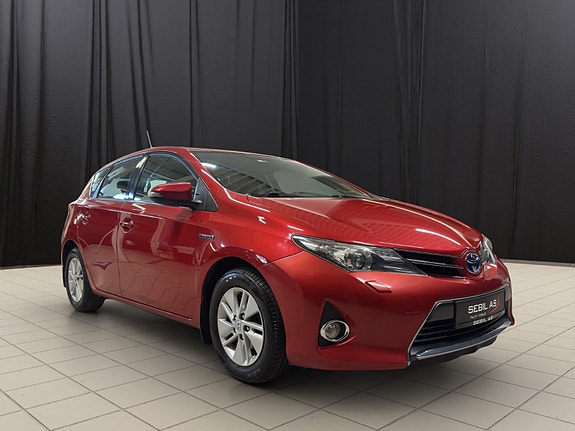 Toyota Auris 7 of 26