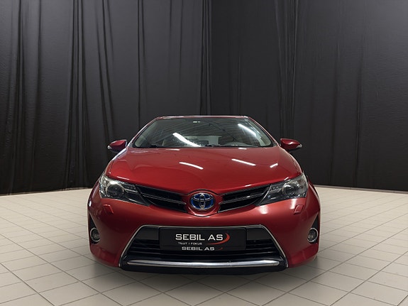 Toyota Auris 8 of 26