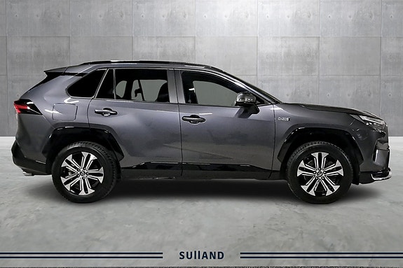 Toyota RAV4 Plug-in Hybrid 6 of 28