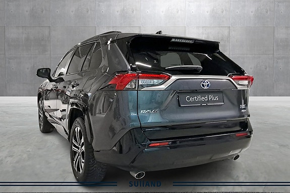 Toyota RAV4 Plug-in Hybrid 3 of 28