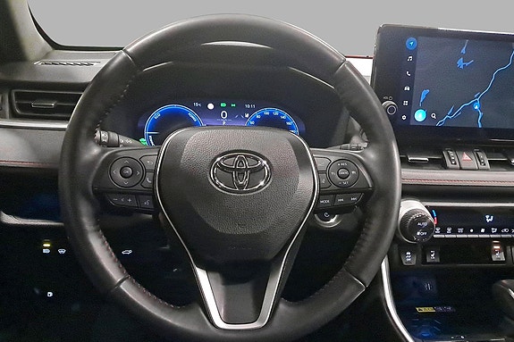 Toyota RAV4 Plug-in Hybrid 11 of 28
