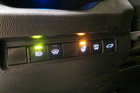 Toyota RAV4 Plug-in Hybrid 27 of 28