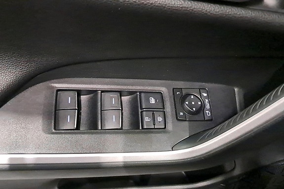 Toyota RAV4 Plug-in Hybrid 26 of 28