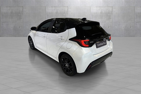 Toyota Yaris 3 of 22
