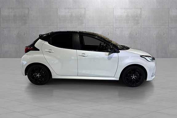 Toyota Yaris 6 of 22