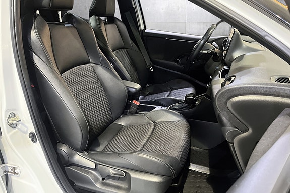 Toyota Yaris 18 of 22
