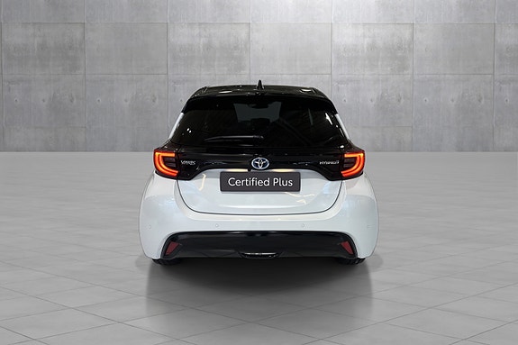 Toyota Yaris 4 of 22