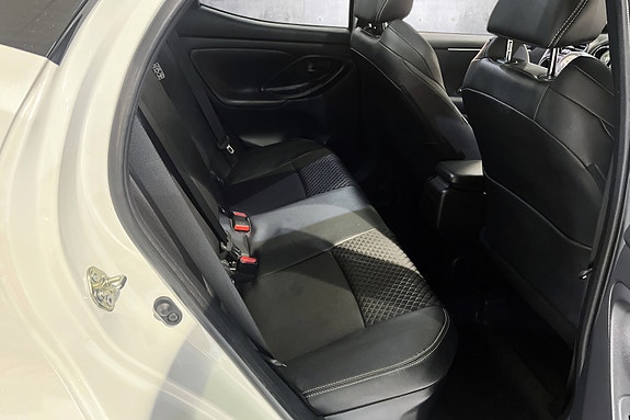 Toyota Yaris 19 of 22