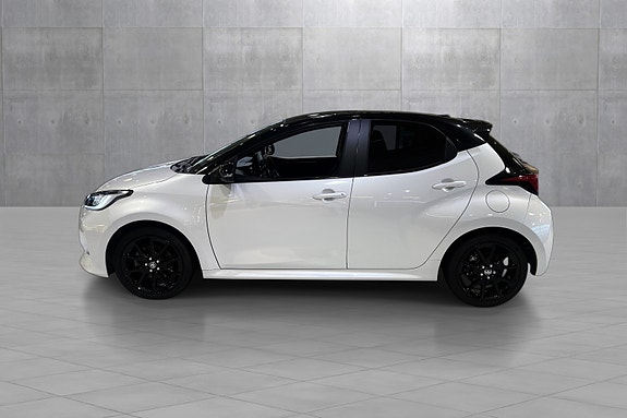 Toyota Yaris 2 of 22