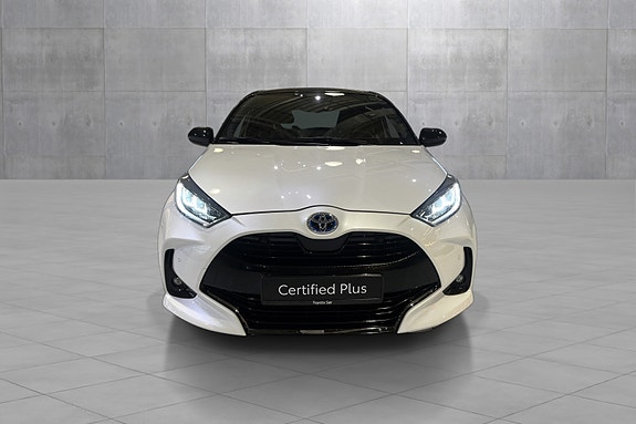 Toyota Yaris 8 of 22