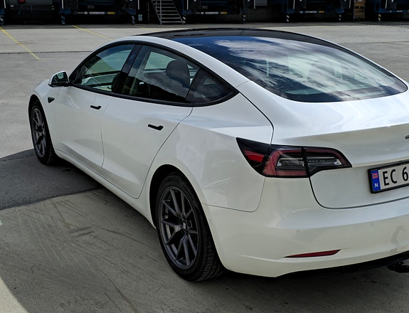 Tesla Model 3 5 of 5