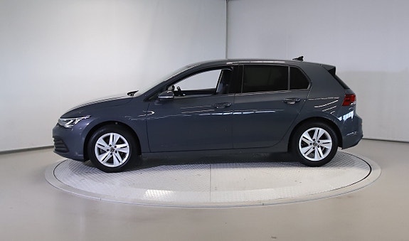 Volkswagen Golf VIII 2 of 30