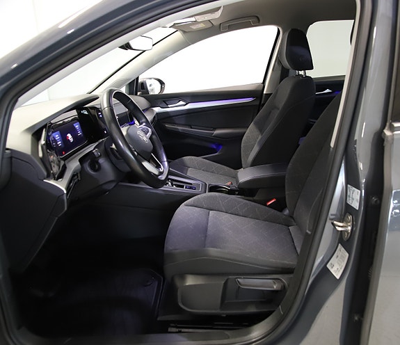 Volkswagen Golf VIII 25 of 30