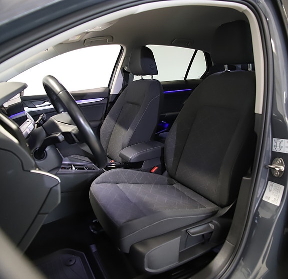 Volkswagen Golf VIII 26 of 30
