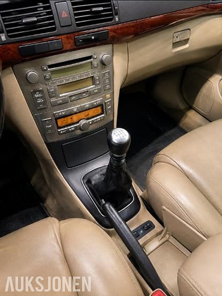 Toyota Avensis 7 of 8