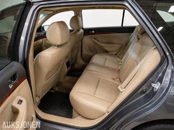Toyota Avensis 8 of 8