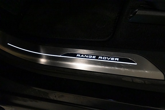 Land Rover Range Rover Sport 18 of 30