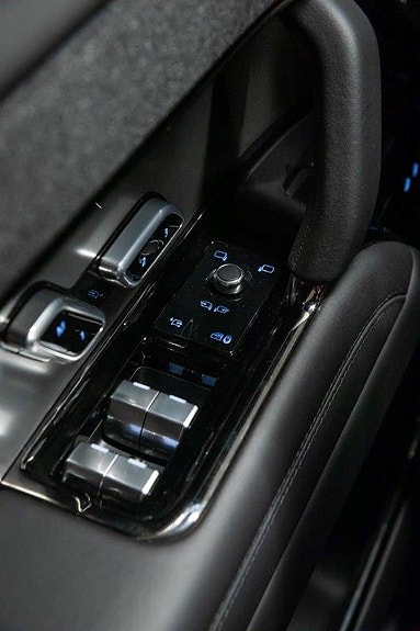Land Rover Range Rover Sport 17 of 30