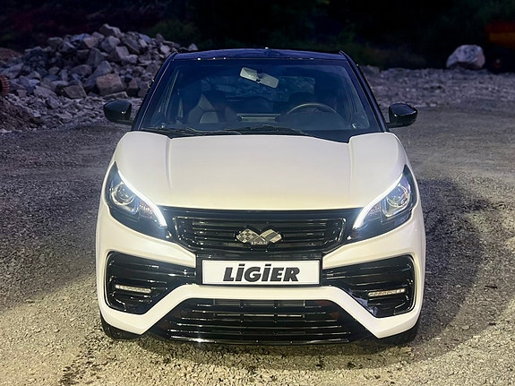 Ligier JS50 Sport ~ Strøken 2024 mod. | CarPlay & Bluetooth | Garasjelagret | Pent kjørt m/kun én eier | Mye ekstrautstyr | Piggdekk 4 of 30