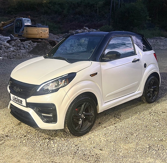 Ligier JS50 Sport ~ Strøken 2024 mod. | CarPlay & Bluetooth | Garasjelagret | Pent kjørt m/kun én eier | Mye ekstrautstyr | Piggdekk 8 of 30