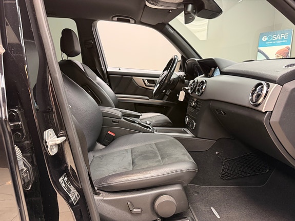 Mercedes-Benz GLK200 26 of 30