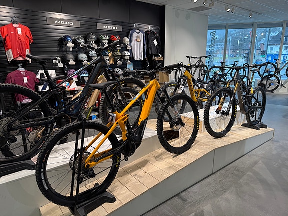 Bilde fra dagens Unaas Cycling butikk som blir tilpasset Cube