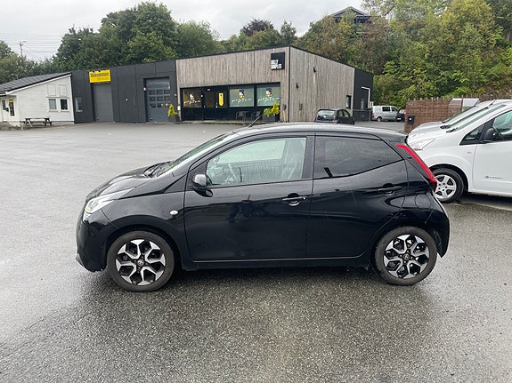 Toyota Aygo 8 of 19