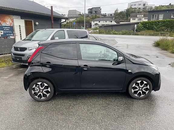 Toyota Aygo 4 of 19