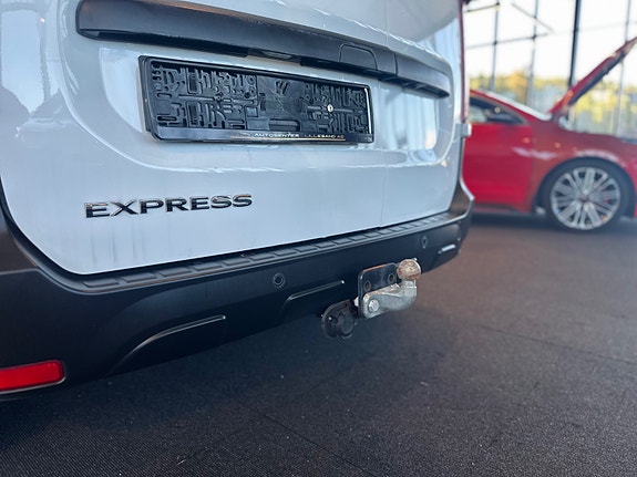Renault Express 12 of 18