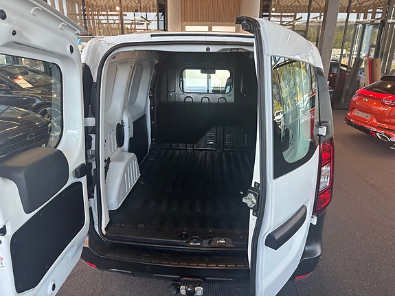 Renault Express 10 of 18