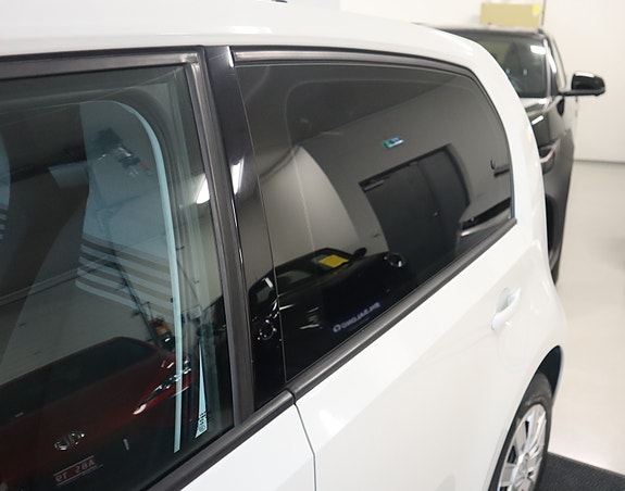 Volkswagen UP! 10 of 30